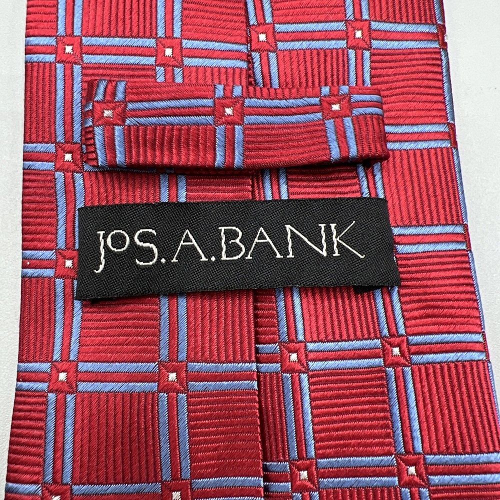JoS A Bank Geometric Square Tie 100% Silk L-59.5" W-3.5"